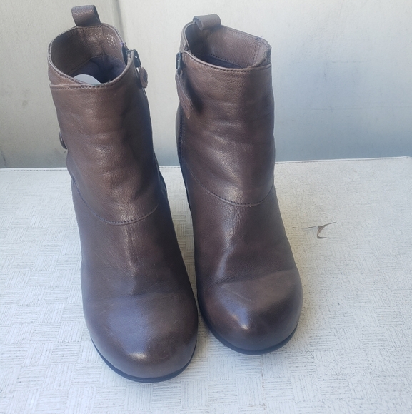 Miz Mooz Keegan wedge taupe leather booties size 10 - Picture 4 of 13